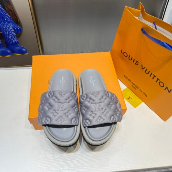 LV Waterfront - Slides