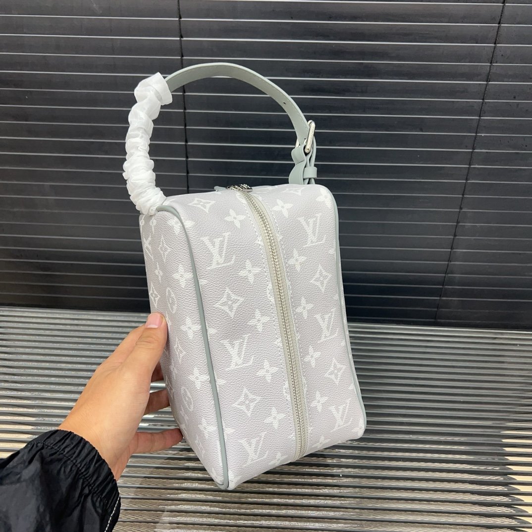 LV Soft Trunk Monogram Eclipse Reverse - Bag - Image 4