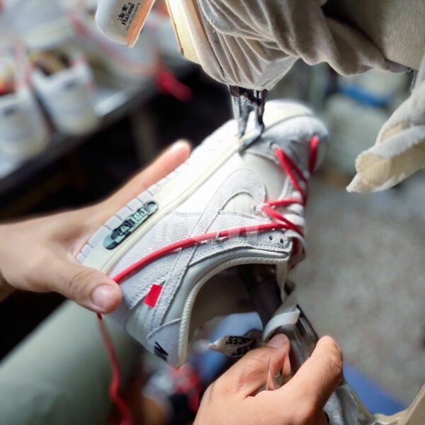 NK Dunk Low OW The 50 - Sneakers