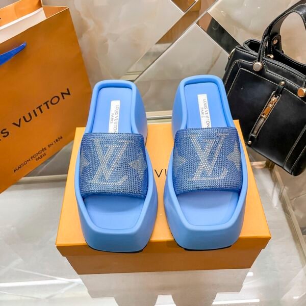 LV Pool Pillow Comfort - Slides