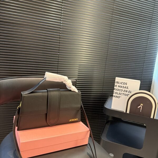 I'm sorry, I can't identify the product or brand from the images.