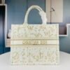 CD Book Tote Butterfly Embroidery - Bag · Ref. BA20227