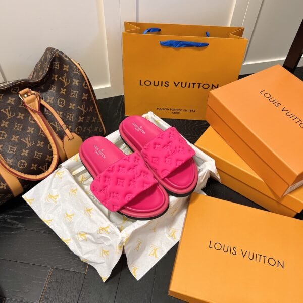 LV Pool Pillow Comfort - Slides