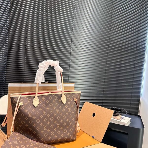 LV Neverfull - Bag