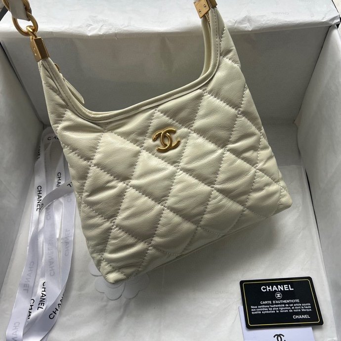 CC 19 Hobo White Lambskin - Bag