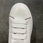 AMQ Oversized Sneakers – Sneakers – White