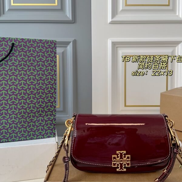 TB Chain Shoulder Bag