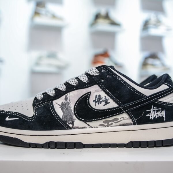 NK SB Dunk Low x Stussy Cherry - Sneakers
