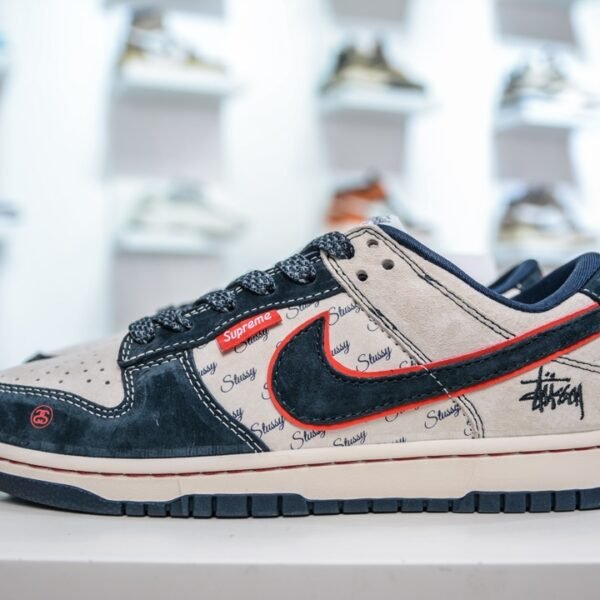 NK SB Dunk Low Stussy Cherry - Sneakers