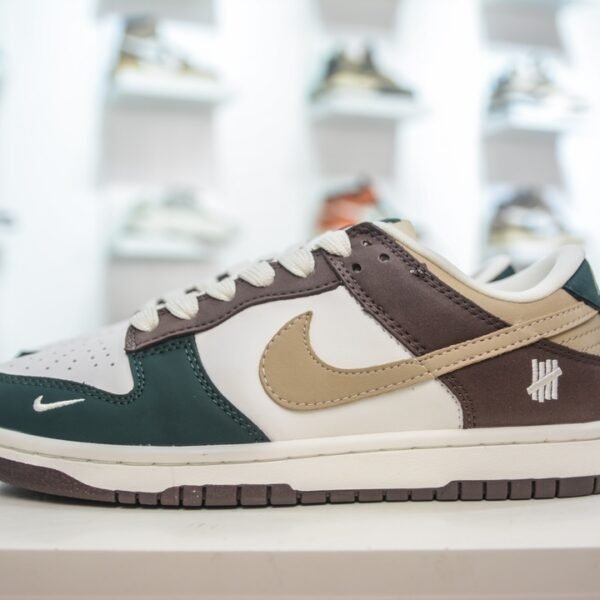 NK Dunk Low SP Undefeated Multicolor - Sneakers