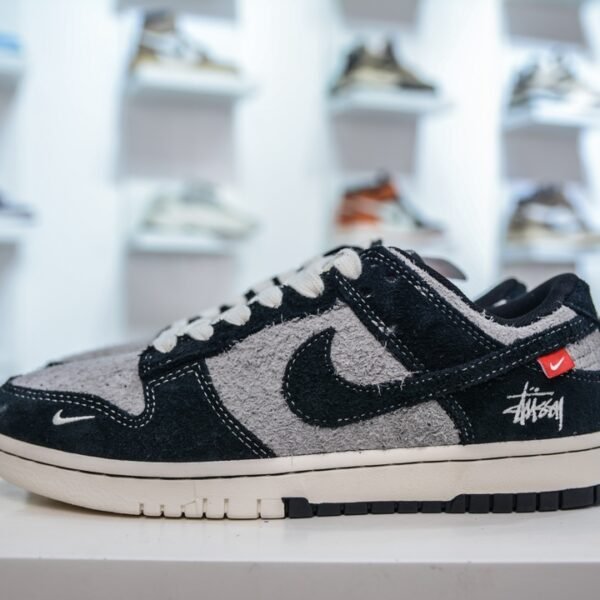 NK SB Dunk Low x Stussy - Sneakers