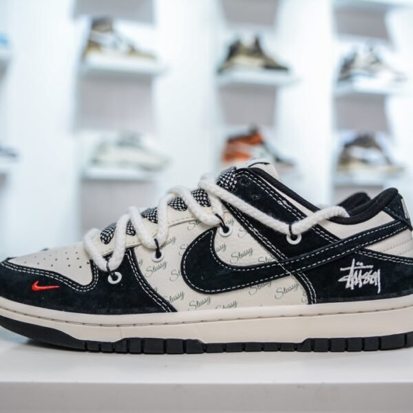 NK SB Dunk Low Stussy - Sneakers