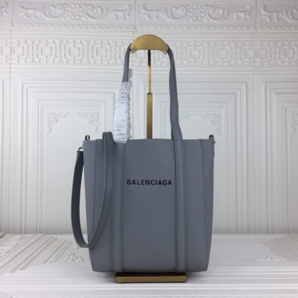 BAL Small size Let me see Wow The latest
