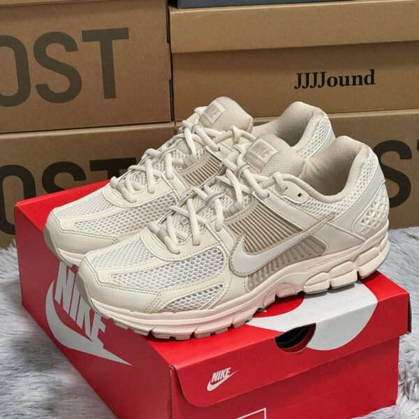 NK Zoom Vomero 5 JJJJound - Sneakers
