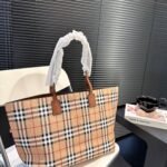 BBR Vintage Check Medium Tote – Bag