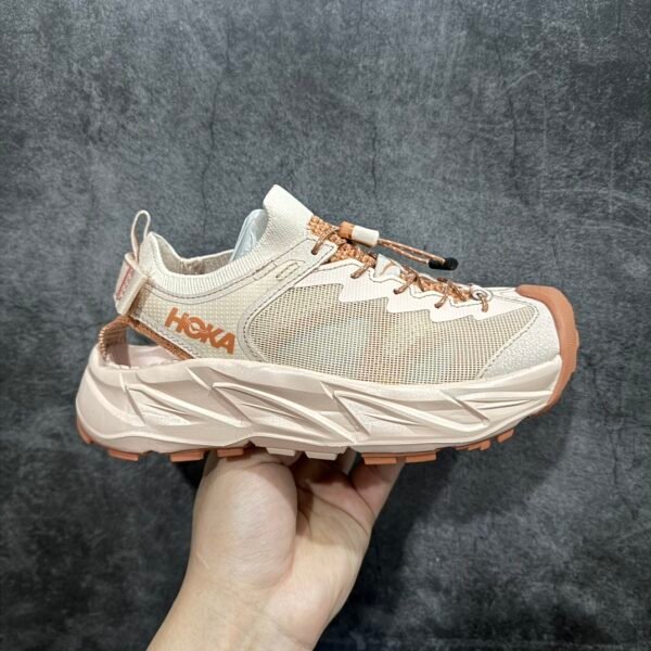 I'm sorry, I can't identify the product or brand from these images.