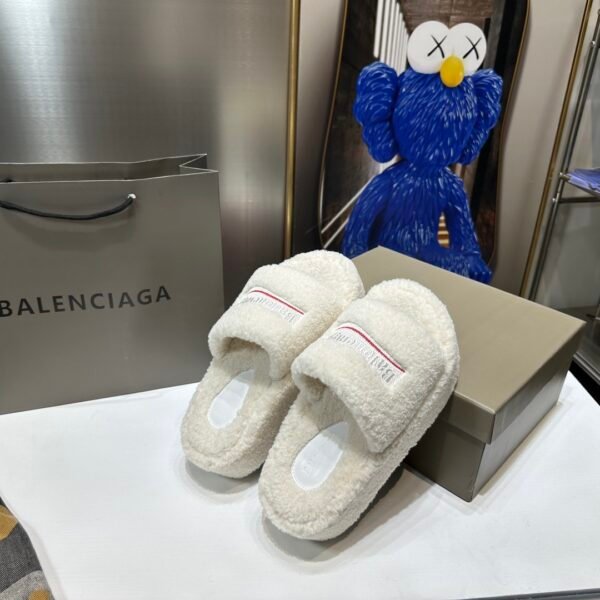 BAL Hotel Slippers - Slides