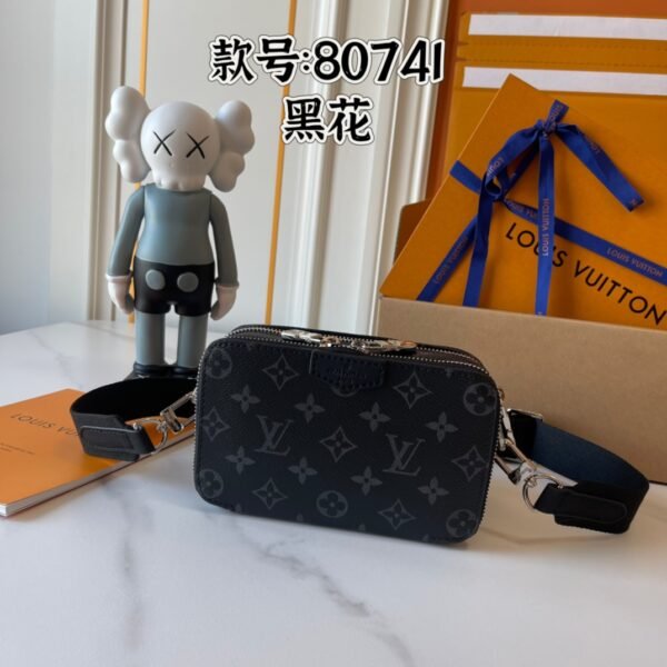 LV Discovery Bumbag Monogram Eclipse - Bag