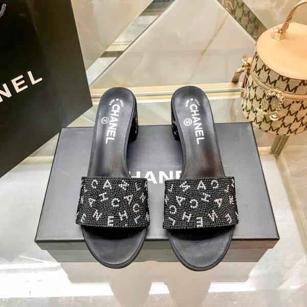 CC Logo Embellished Slides - Slides