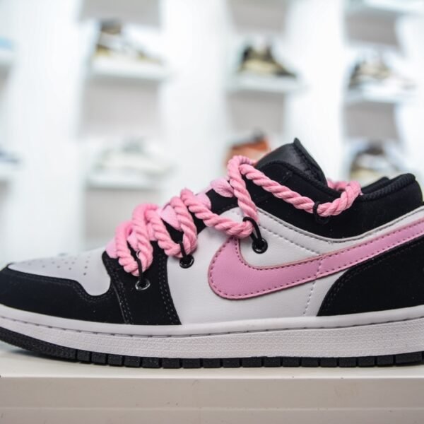 NK Air Jordan 1 Low OG Year of the Rabbit - Sneakers