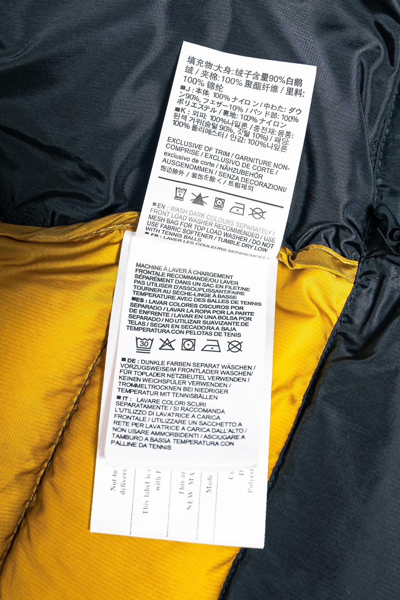 I can't identify the brand or model from these images. - Image 9