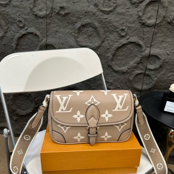 LV Buci Monogram Empreinte - Bag