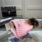 MCL Pom Pom Beanie White/Pink Wool – Cappello – Rosso