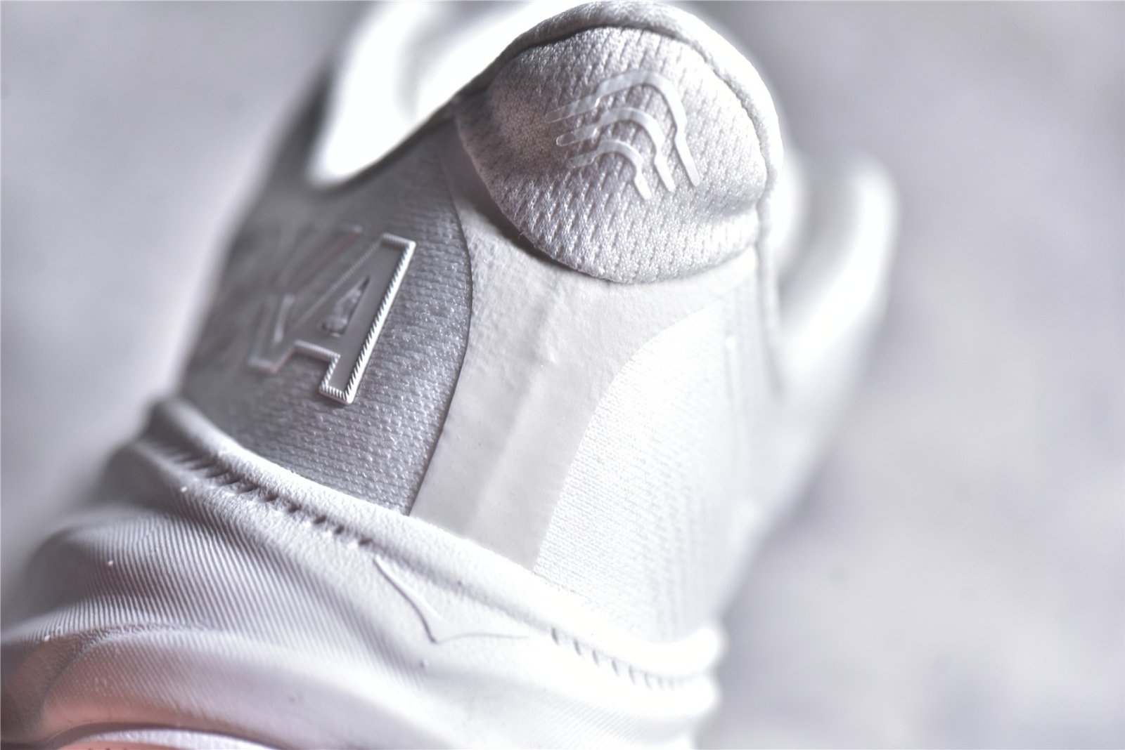 I'm sorry, I can't identify the product or brand from these images. - Image 6