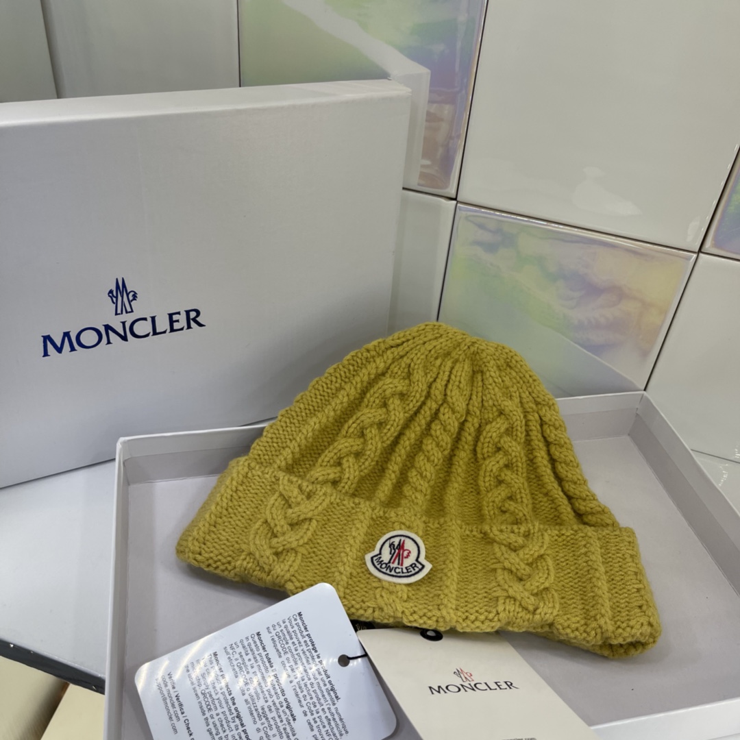 MCL Cable-Knit Beanie Yellow Wool - Hat