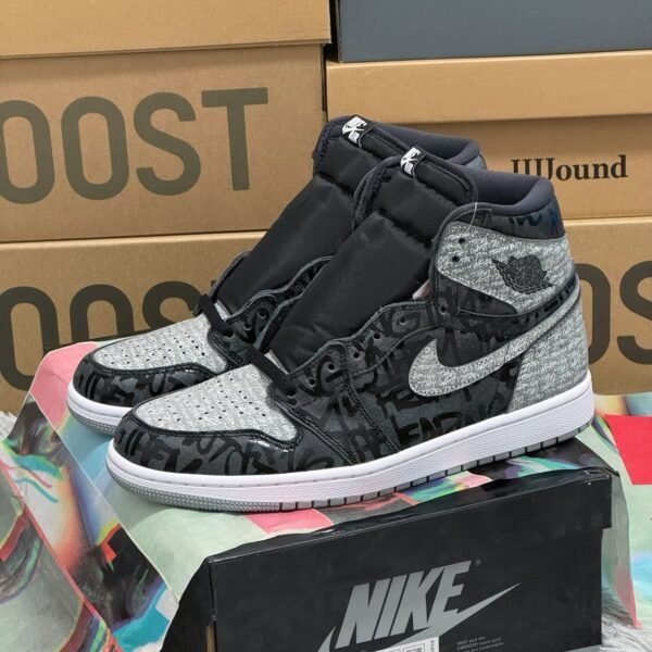 NK Air Jordan 1 Retro High OG Rebellionaire - Sneakers