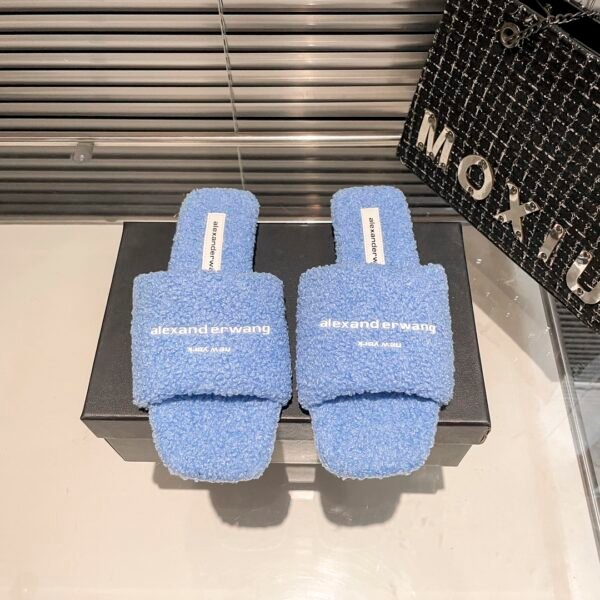 I'm sorry, I can't identify the product or brand from these images.