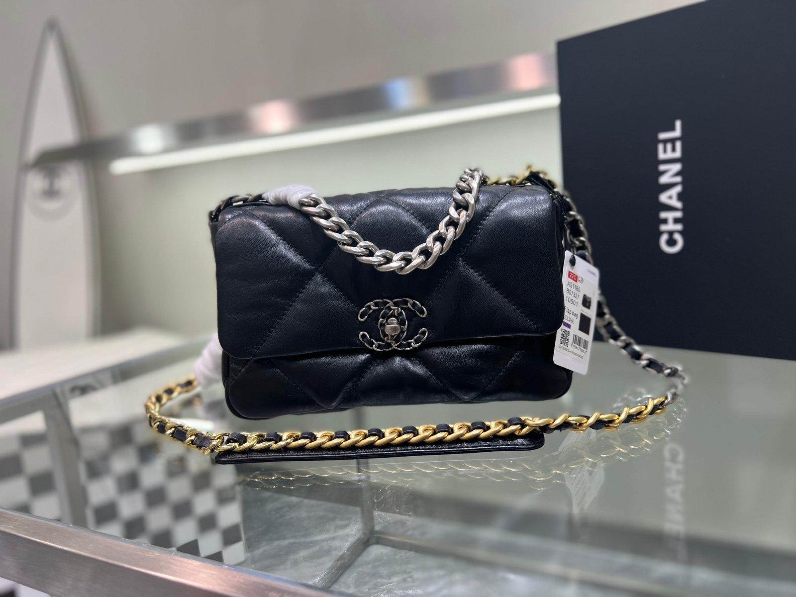 CC 19 Flap Small Black Leather - Bag