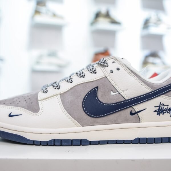 NK Dunk Low Pro SB Stussy Cherry - Sneakers