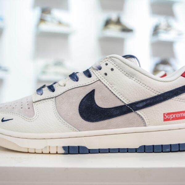 NK Dunk Low Supreme - Sneakers