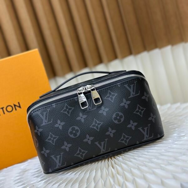 LV Toiletry Pouch 26 Monogram Eclipse - Bag