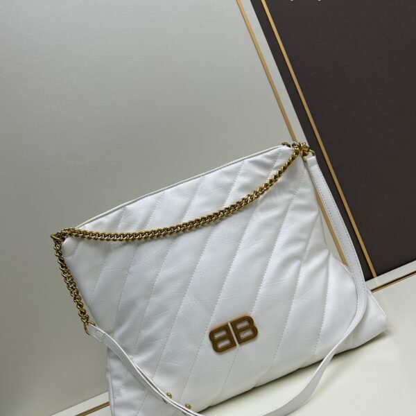 BAL Large size with box. Size 38x31x14, . The