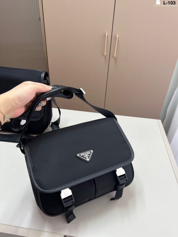 PR Nylon Messenger Bag – Tasche