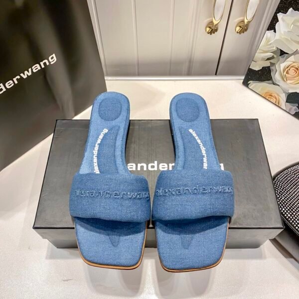 I'm sorry, I can't identify the product or brand from the images.
