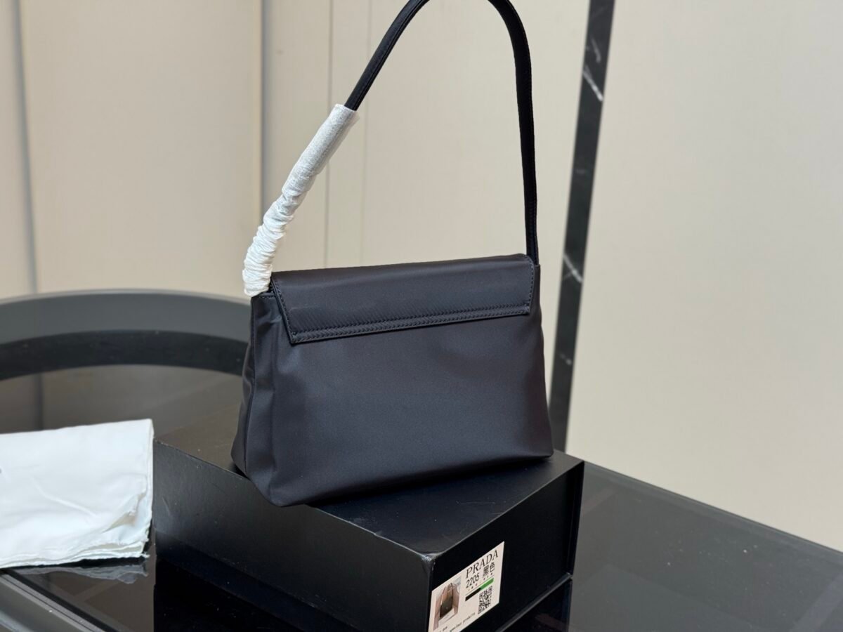 PR Re-Edition 2000 Black Nylon – Borsa — 8