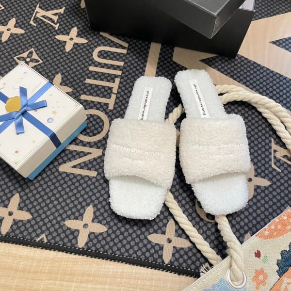 I can't identify the brand from the images provided.