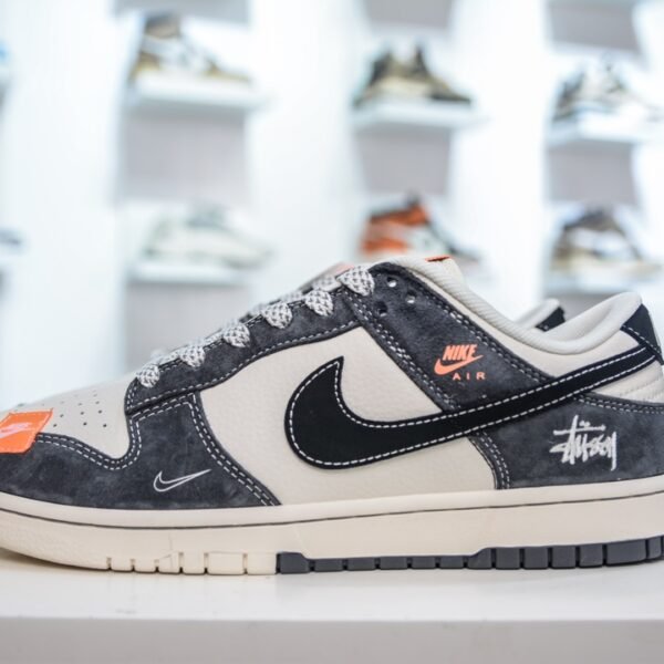 NK Dunk Low Pro SB Stussy Cherry - Sneakers