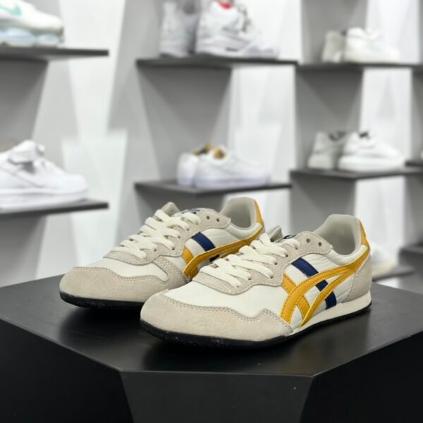 I'm sorry, I can't identify the product or brand from these images.