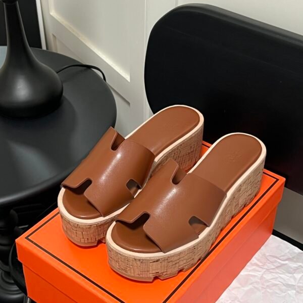 HM Oran Puffer - Slides