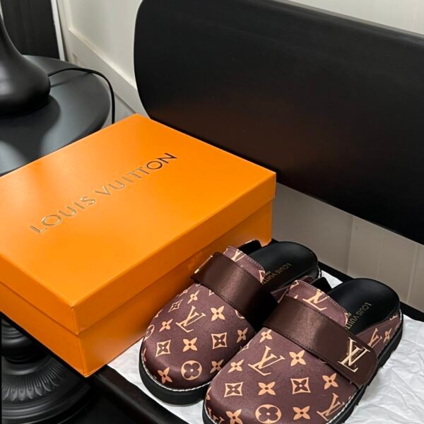 LV Waterfront Mule - Slides