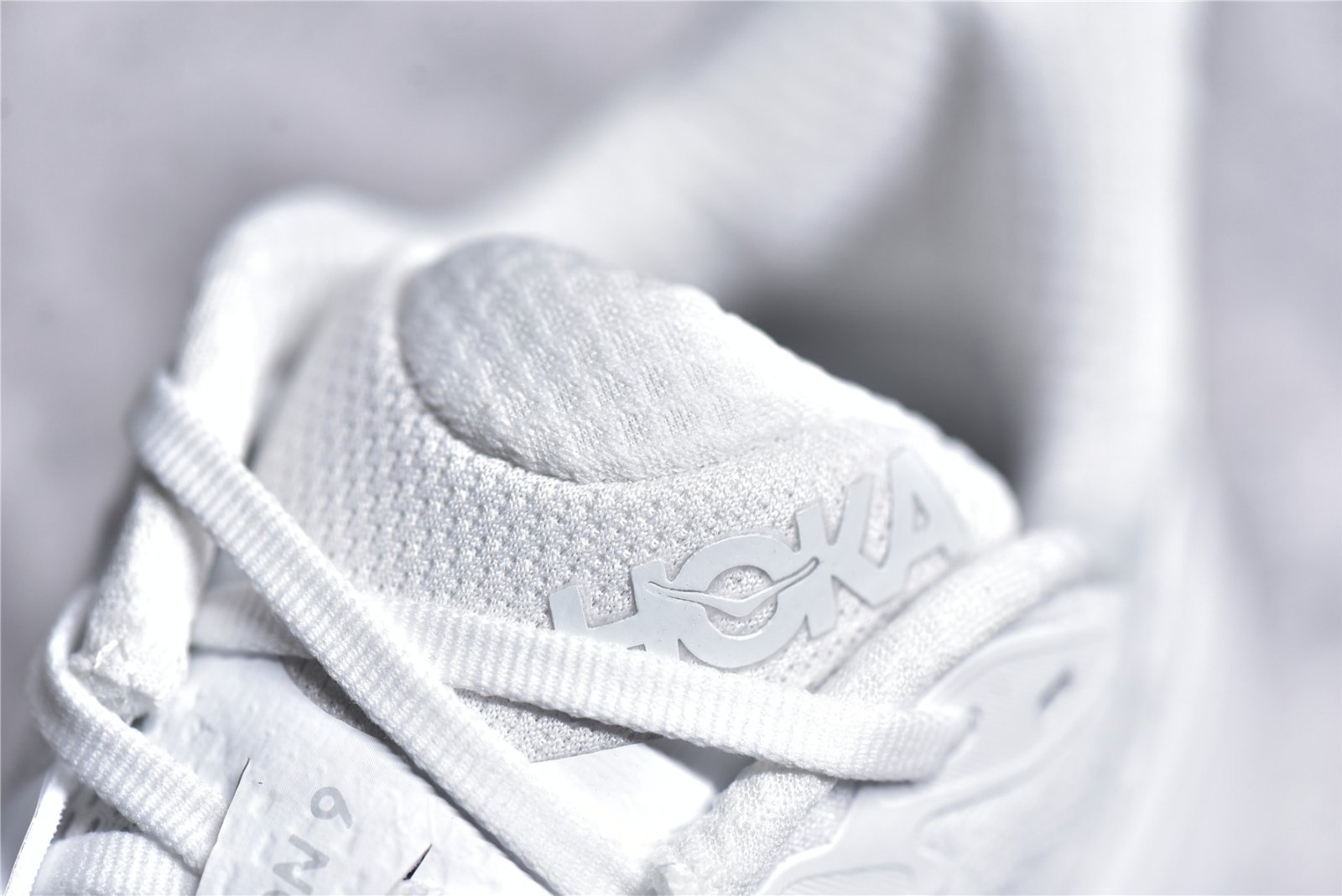 I'm sorry, I can't identify the product or brand from these images. - Image 3