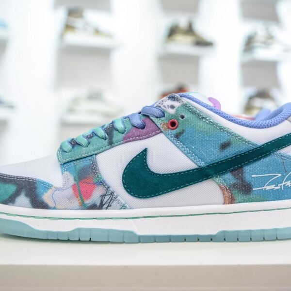 NK Dunk Low Pro SB "Raygun Tie-Dye" - Sneakers
