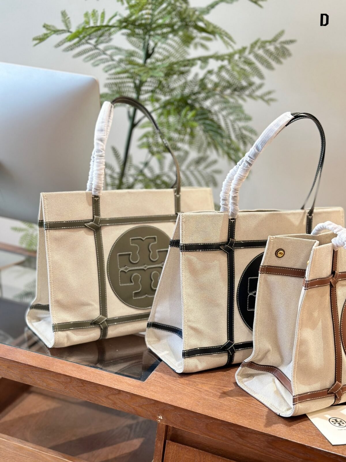 TB Canvas Tote – Red — 5