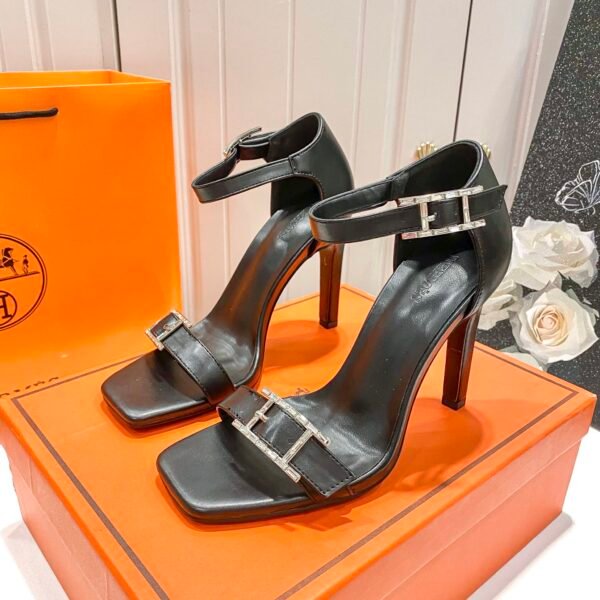 HM Oasis Sandals - Heels