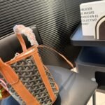 GYD Anjou – Borsa