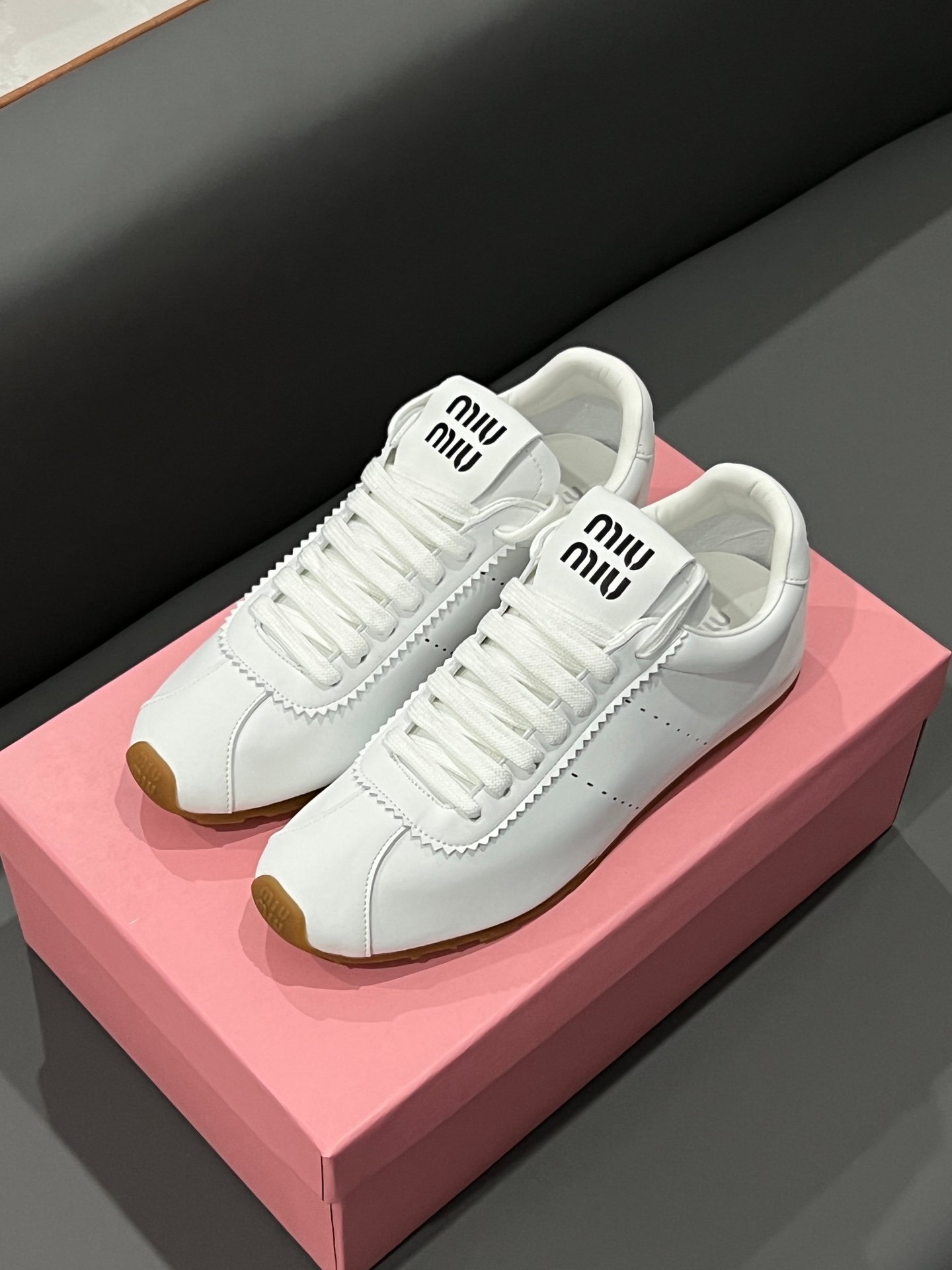 MIU Retro Trainer White - Sneakers